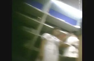 Βιβλιοπωλείο Voyeur εφήβων νοσηλευτών