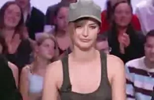 Louise Όμορφα βυζιά