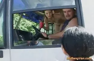 Τα φορτηγά μου χτύπησαν σε ομαδικό γαμημένο Όργιο