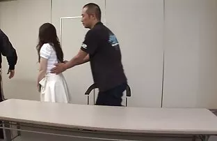 Η νέα ομορφιά αποκτά εσωτερική θέα από μια ομάδα ανθρώπων