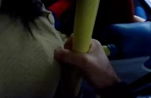 Αγγίζουμε τα στήθη