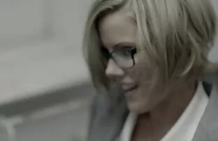 Kathleen Robertson-Συλλογή ιδιοκτητών