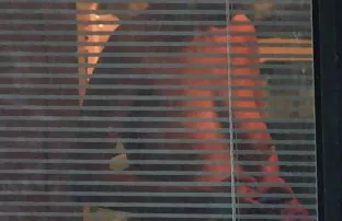 Voyeur, voyeur, είσαι καυτός απόψε δείχνοντας σέξι φωτογραφίες στο hindi