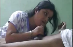 Χαριτωμένο bhabhi εραστή πιπίλισμα πουλί