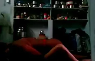 Ινδικοί άνδρες και γυναίκες στην κουζίνα