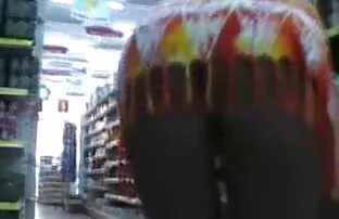 Φούστα στο σούπερ μάρκετ χωρίς κιλότες