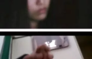 Κορεάτικο κορίτσι με παρακολουθεί cum