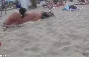 Γυμνό σεξ στην παραλία 1