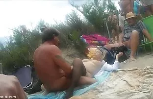 Γυμνό σεξ στην παραλία 2