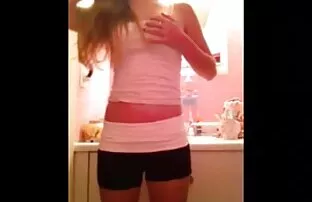 Teen strip για κάμερα!