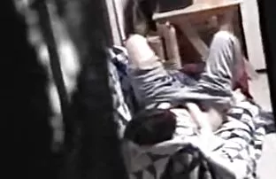 Κρυφοκοιτάξτε το παράθυρο 15 κορίτσι αυνανίζεται
