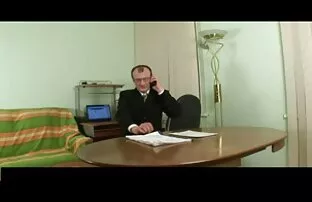 Ο Γέροντας Χάλια Χτυπά Ανεπτυγμένο Στήθος Έφηβος Μέρος 1