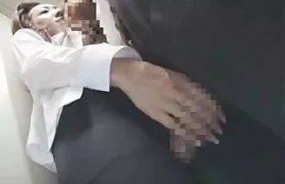 Ιαπωνικό κορίτσι στον ανελκυστήρα 2