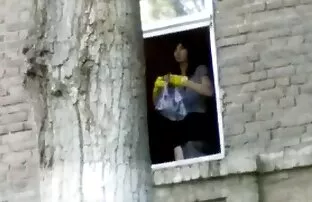 Το κορίτσι στο παράθυρο