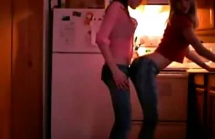 Hot Lesbian Teens Dance Lap And Kiss each other Πλήρης ταινία Xxx