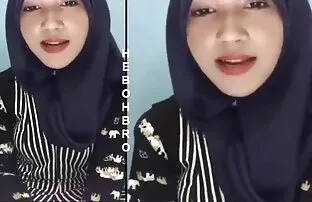 Το Hijab αρέσει να πίνει cum