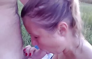 Γάμα γυναίκα στο δρόμο